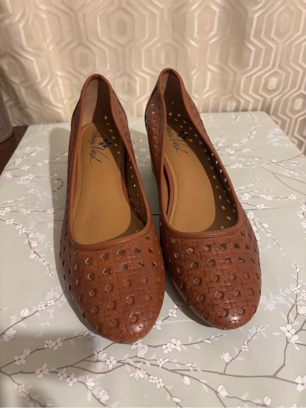 Patricia Nash cognac color pumps (10M)